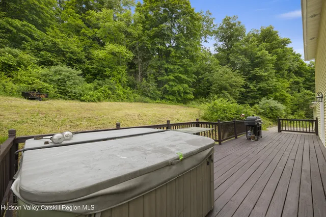 $575,000 | 745 Floyd Ackert Road, New Paltz, NY 12561