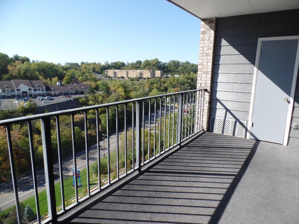 2120 Greentree Road, Unit 807E Pittsburgh, PA 15220 - Photo 17 of 36 Gallery Image 17