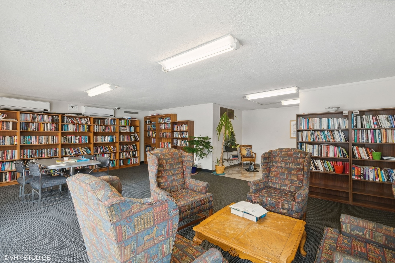 5455 North Sheridan Road, Unit 1415 Chicago, IL 60640 - Photo 20 of 21 Gallery Image 20