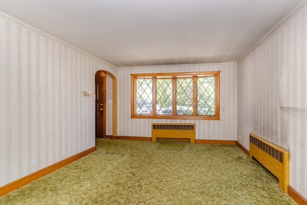 23 Winthrop Road Everett, MA 02149 - Photo 4 of 39 Gallery Image 4