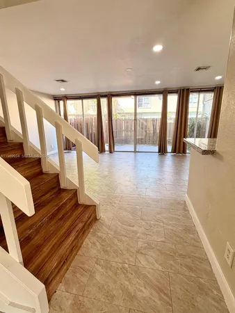 $3,200 | 833 Northwest 81st Terrace, Unit 8, Plantation, FL 33324