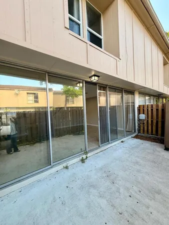 $3,200 | 833 Northwest 81st Terrace, Unit 8, Plantation, FL 33324