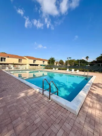 $3,200 | 833 Northwest 81st Terrace, Unit 8, Plantation, FL 33324
