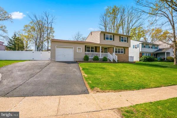 $460,000 | 1031 Putnam Place, Blackwood, NJ 08012