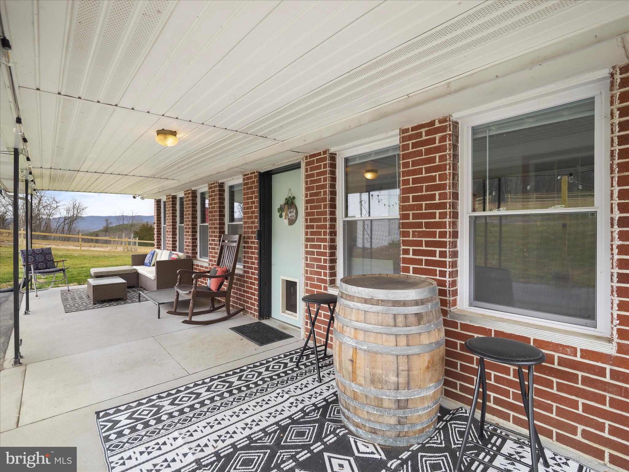 14628 Hollow Road Hancock, MD 21750 - Photo 36 of 54 a very nice looking room with a large window