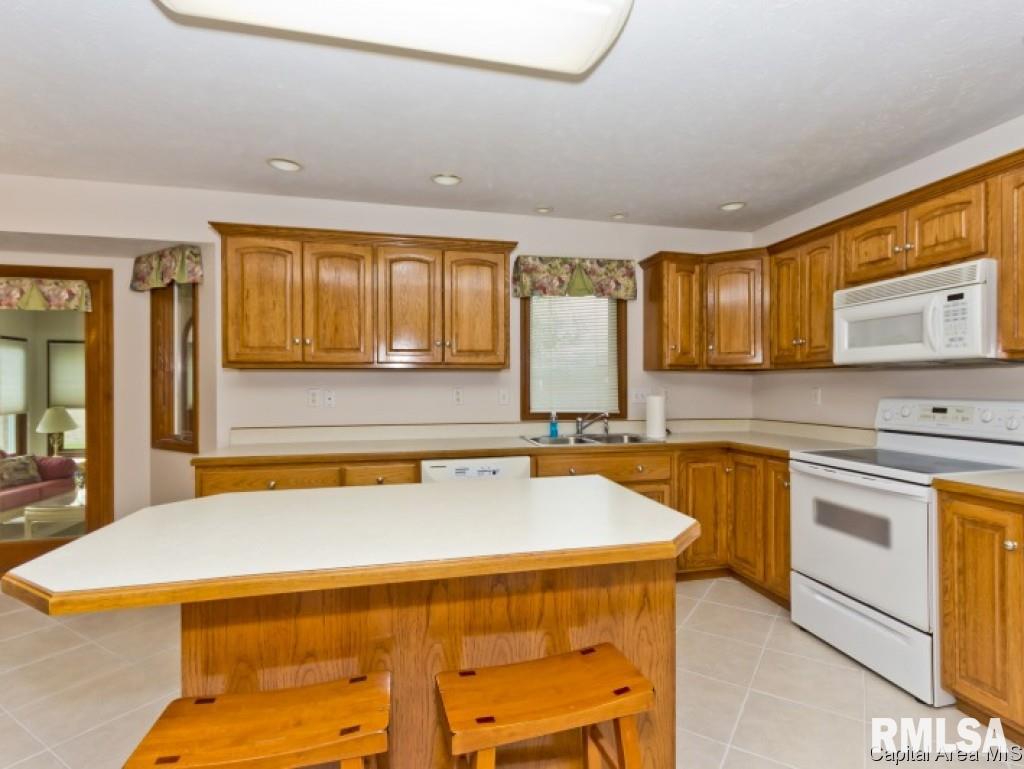 6117 Willow Springs Road Springfield, IL 62712 - Photo 14 of 29