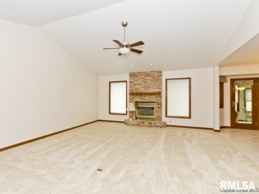 6117 Willow Springs Road Springfield, IL 62712 - Photo 4 of 29