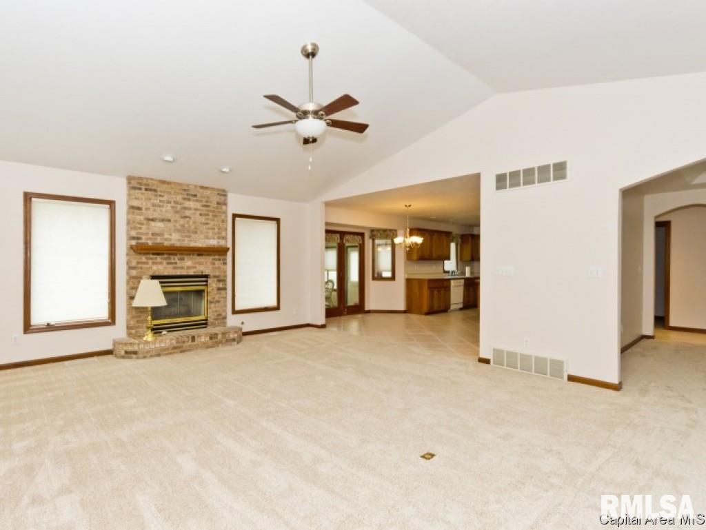 6117 Willow Springs Road Springfield, IL 62712 - Photo 5 of 29