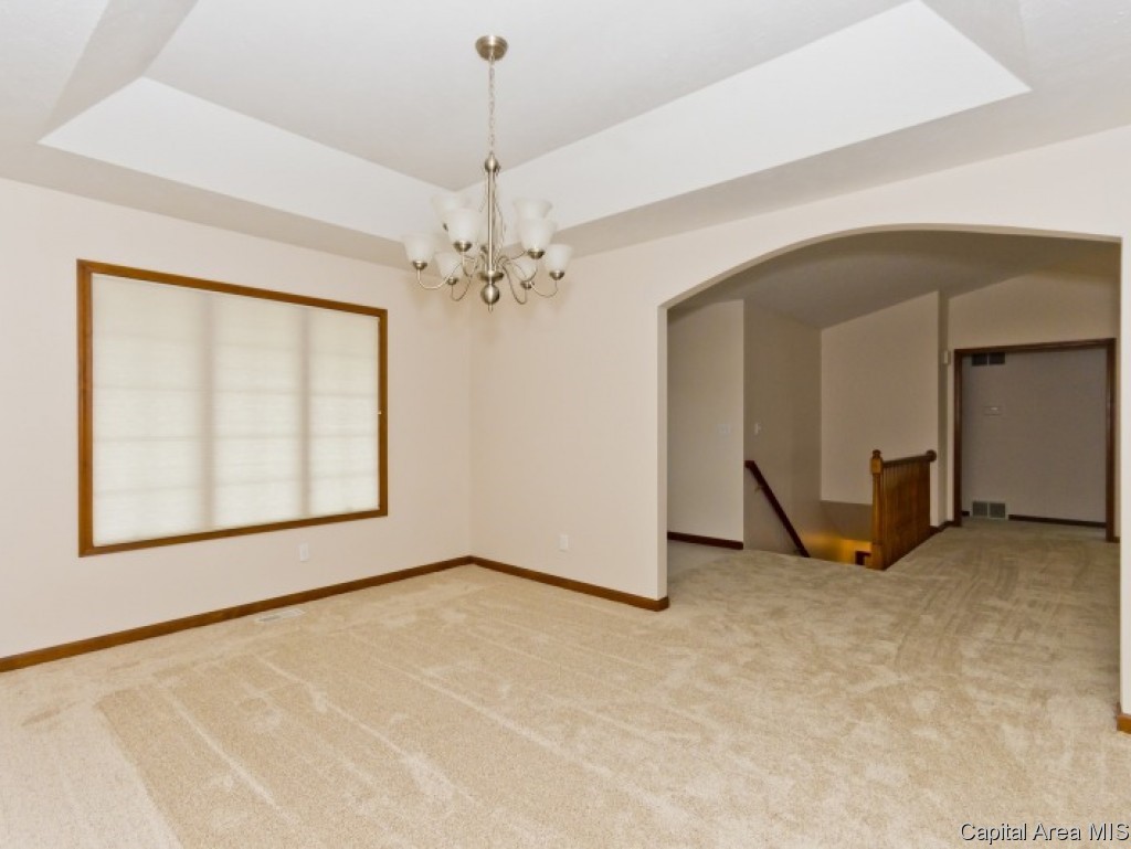 6117 Willow Springs Road Springfield, IL 62712 - Photo 9 of 29