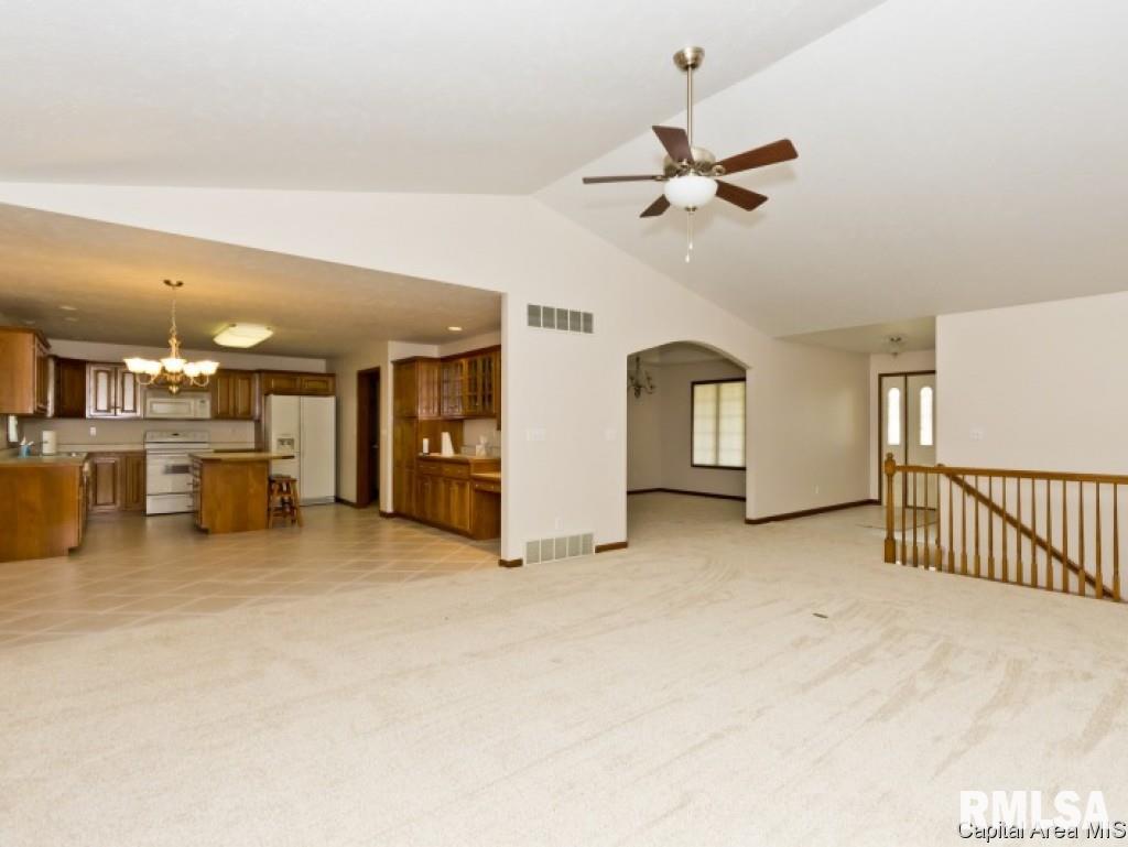 6117 Willow Springs Road Springfield, IL 62712 - Photo 10 of 29