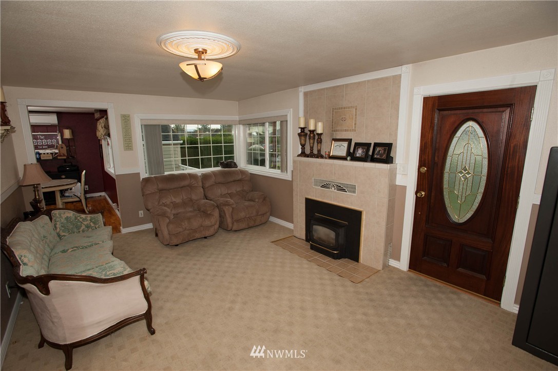 334 Southwest 14th Street Chehalis, WA 98532 - Photo 3 of 23 Gallery Image 3