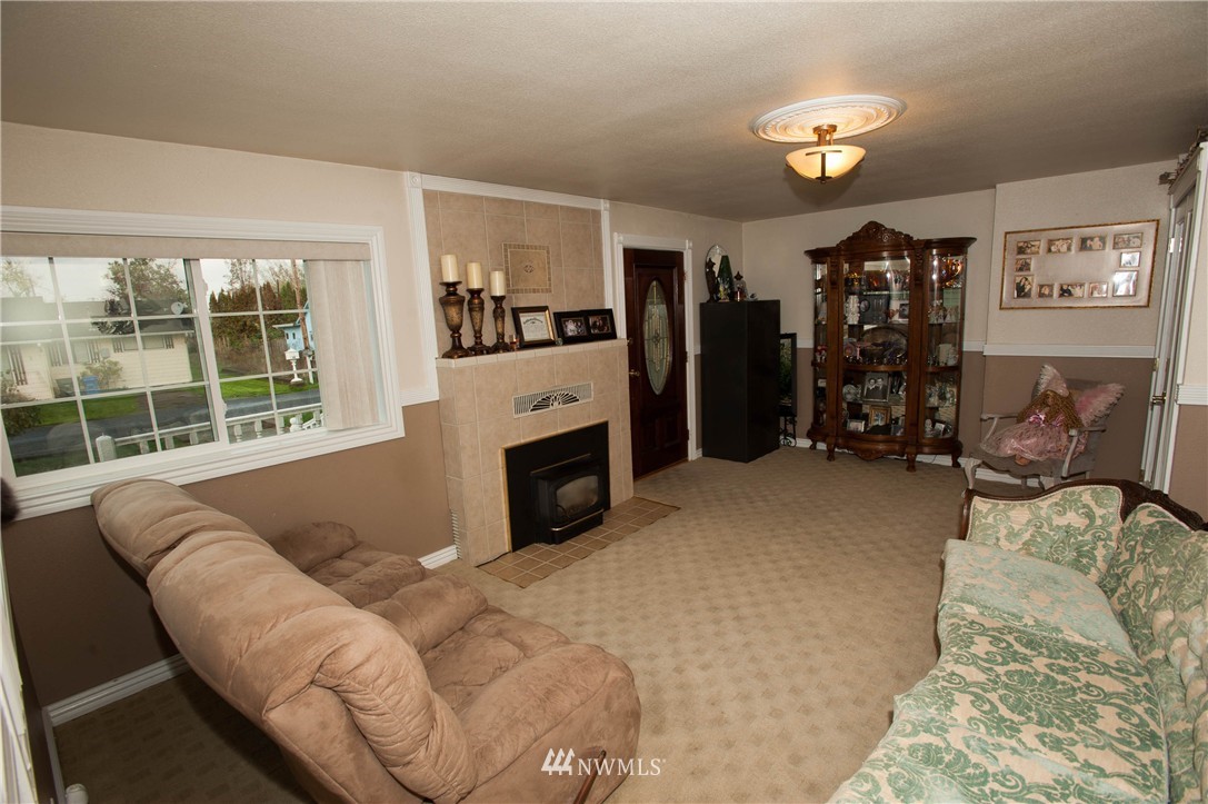334 Southwest 14th Street Chehalis, WA 98532 - Photo 4 of 23 Gallery Image 4
