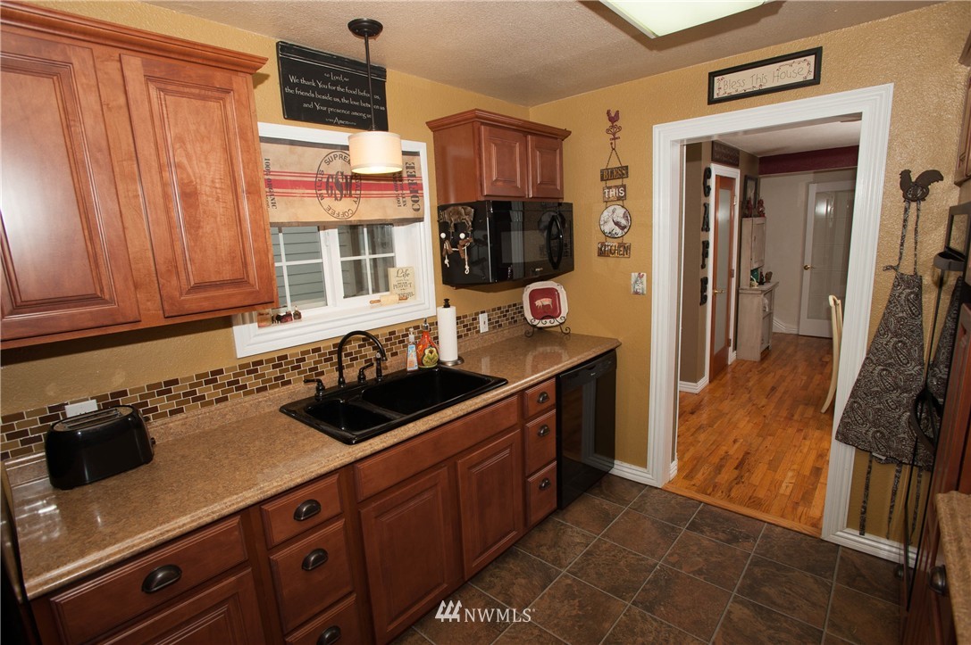 334 Southwest 14th Street Chehalis, WA 98532 - Photo 5 of 23 Gallery Image 5