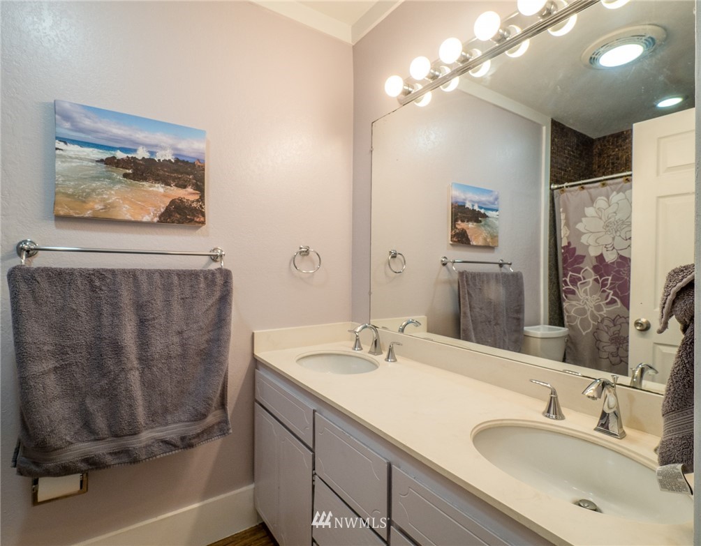18949 108th Avenue Northeast Bothell, WA 98011 - Photo 15 of 30 Gallery Image 15