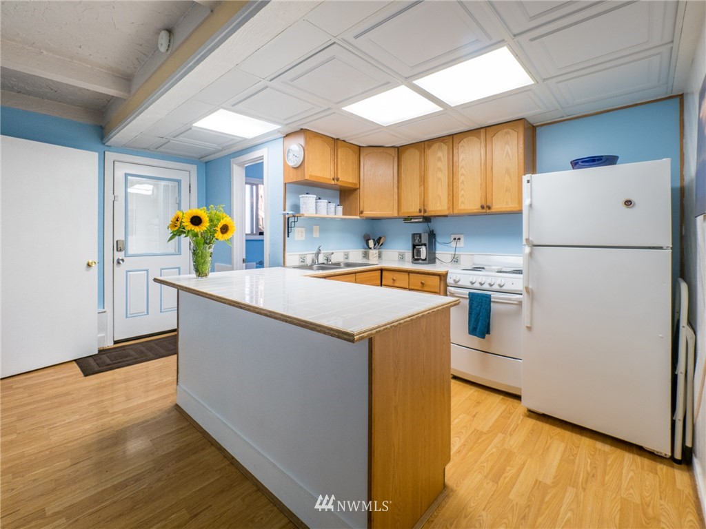 18949 108th Avenue Northeast Bothell, WA 98011 - Photo 16 of 30 Gallery Image 16