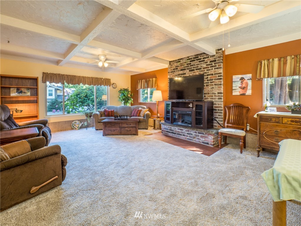 18949 108th Avenue Northeast Bothell, WA 98011 - Photo 18 of 30 Gallery Image 18