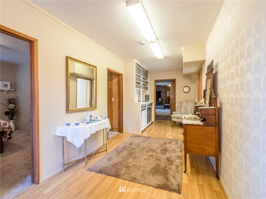 18949 108th Avenue Northeast Bothell, WA 98011 - Photo 23 of 30 Gallery Image 23