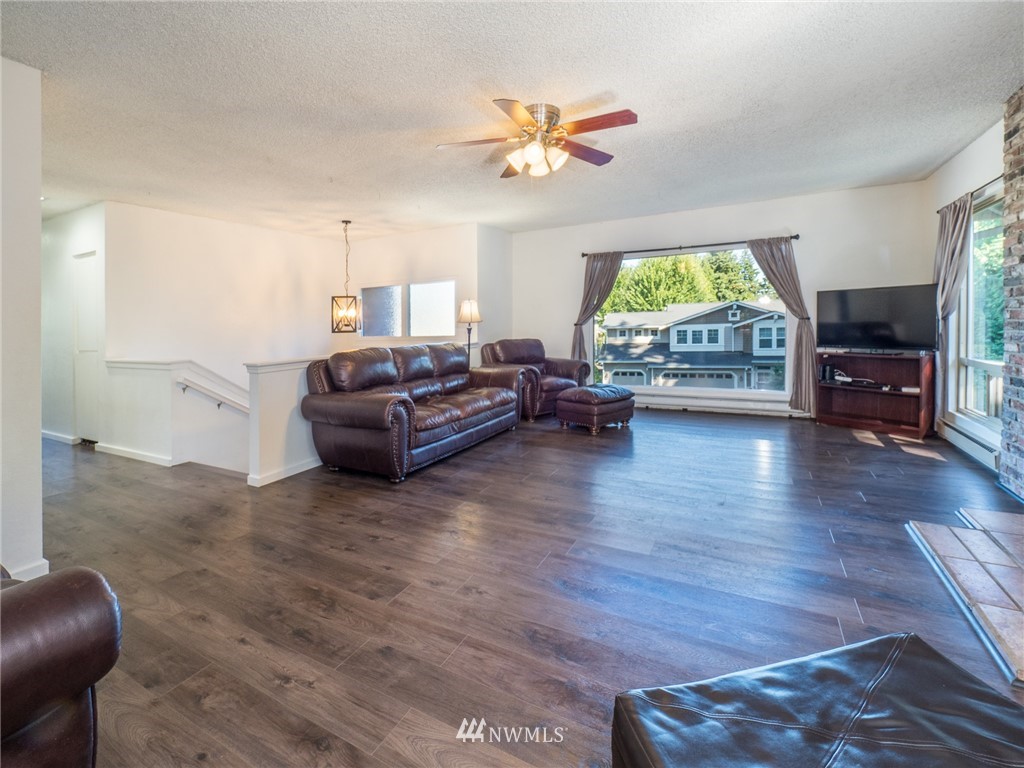 18949 108th Avenue Northeast Bothell, WA 98011 - Photo 5 of 30 Gallery Image 5