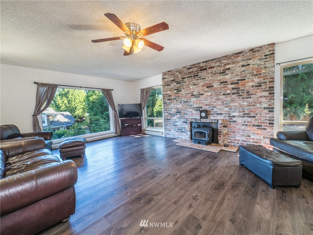 18949 108th Avenue Northeast Bothell, WA 98011 - Photo 6 of 30 Gallery Image 6