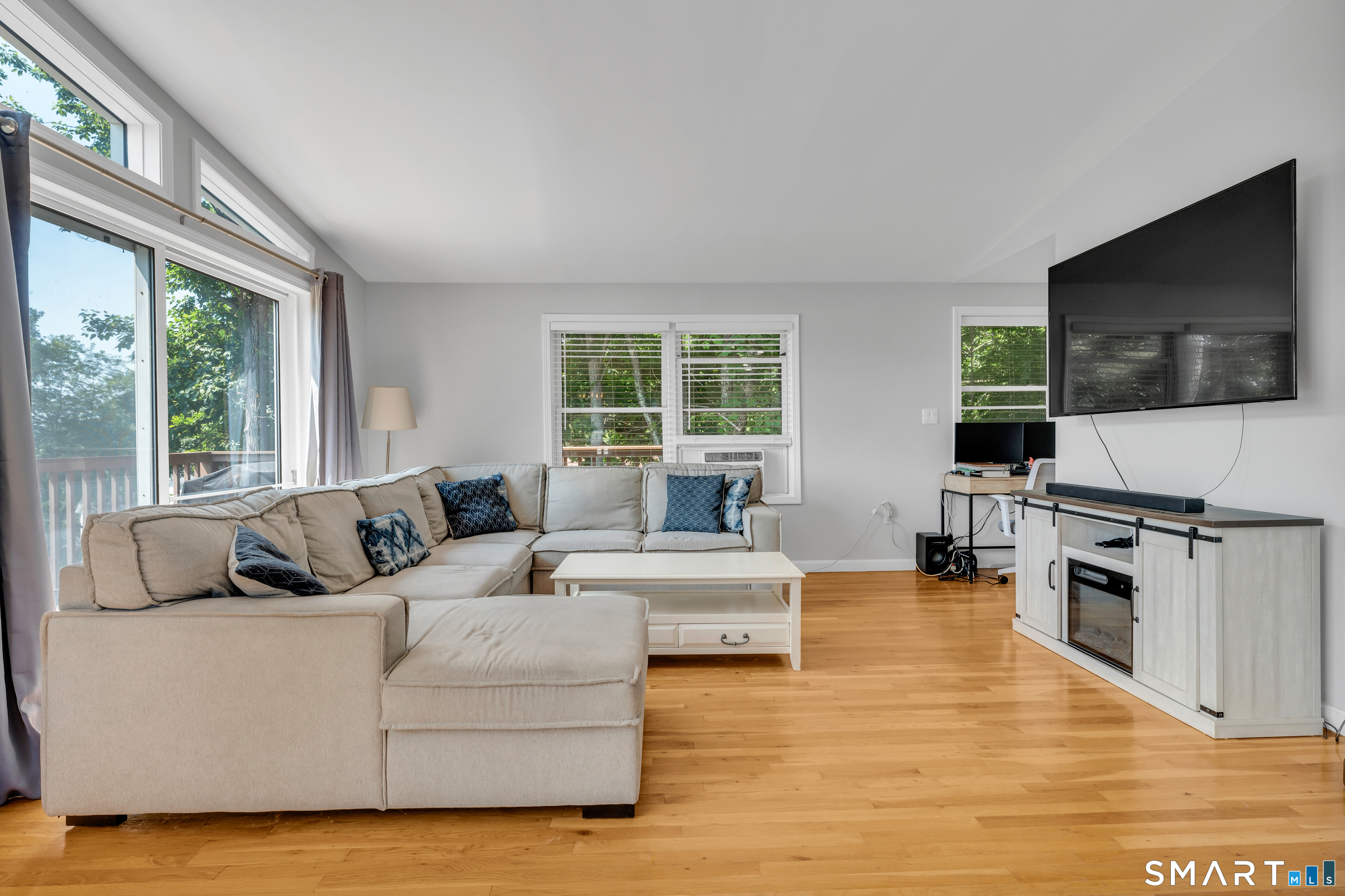 95 Crest Drive Groton, CT 06355 - Photo 12 of 40