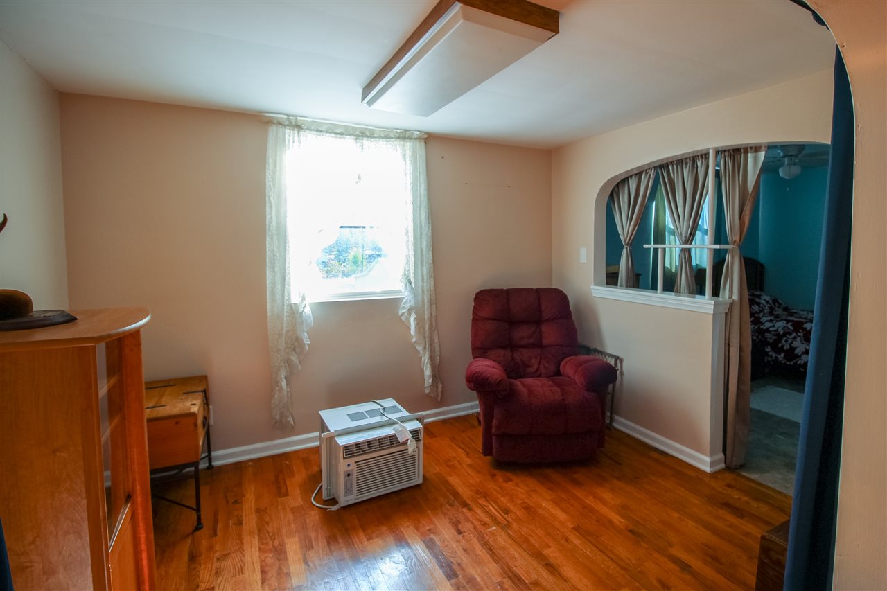4374 Lapeer Road Burton, MI 48509 - Photo 32 of 49 31400020-31.JPG