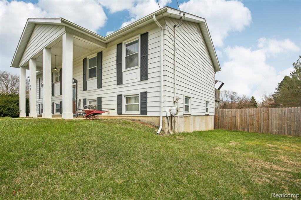 5400 Elms Road Flushing, MI 48433 - Photo 2 of 26