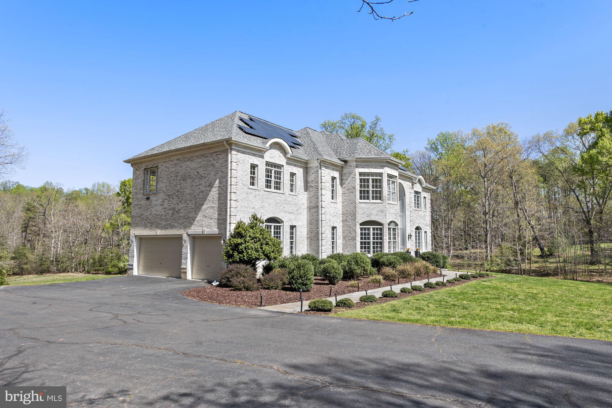 13516 Compton Road Clifton, VA 20124 - Photo 2 of 92 3 Car Garage