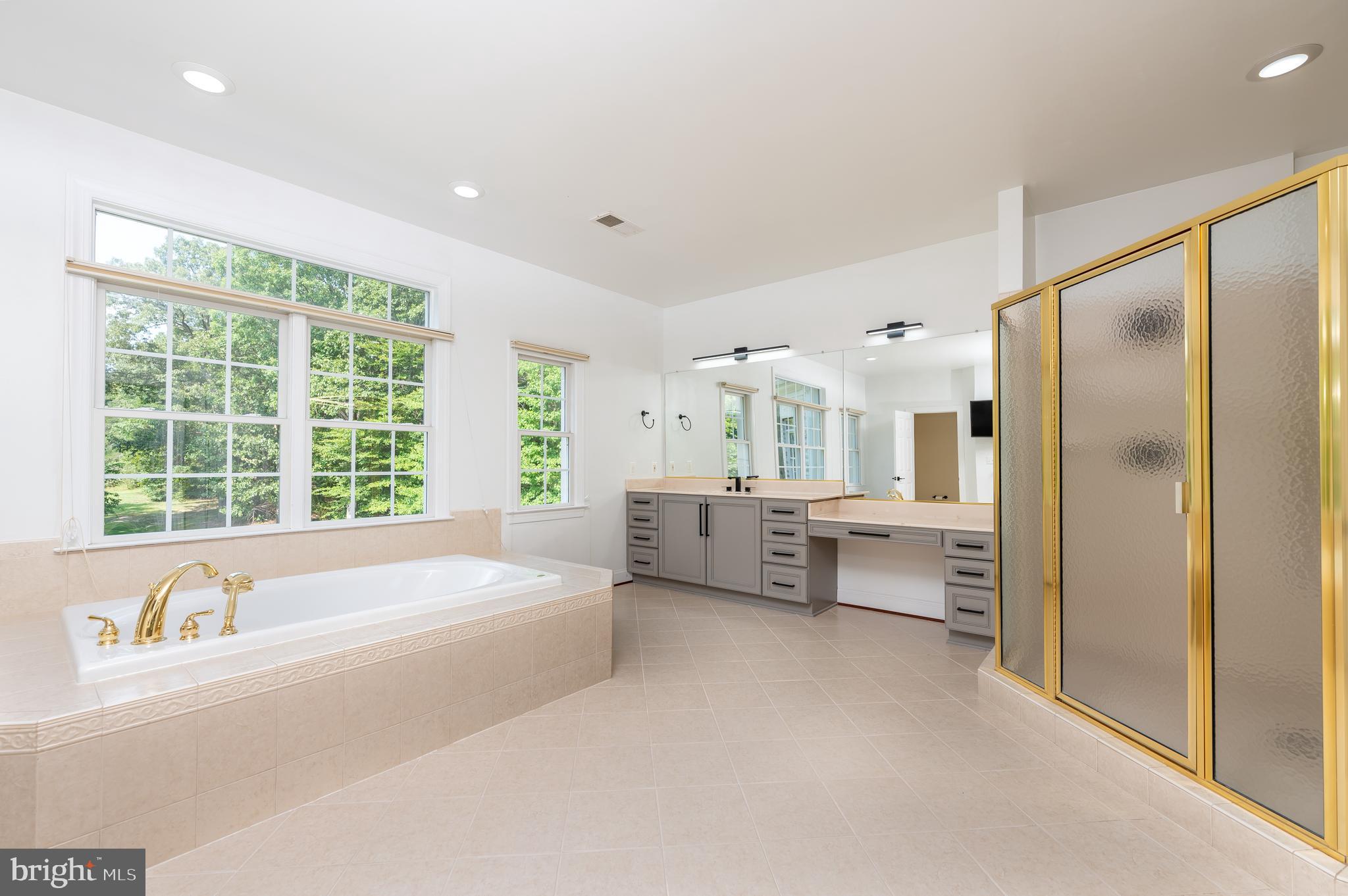 13516 Compton Road Clifton, VA 20124 - Photo 36 of 92 Primary Bathroom