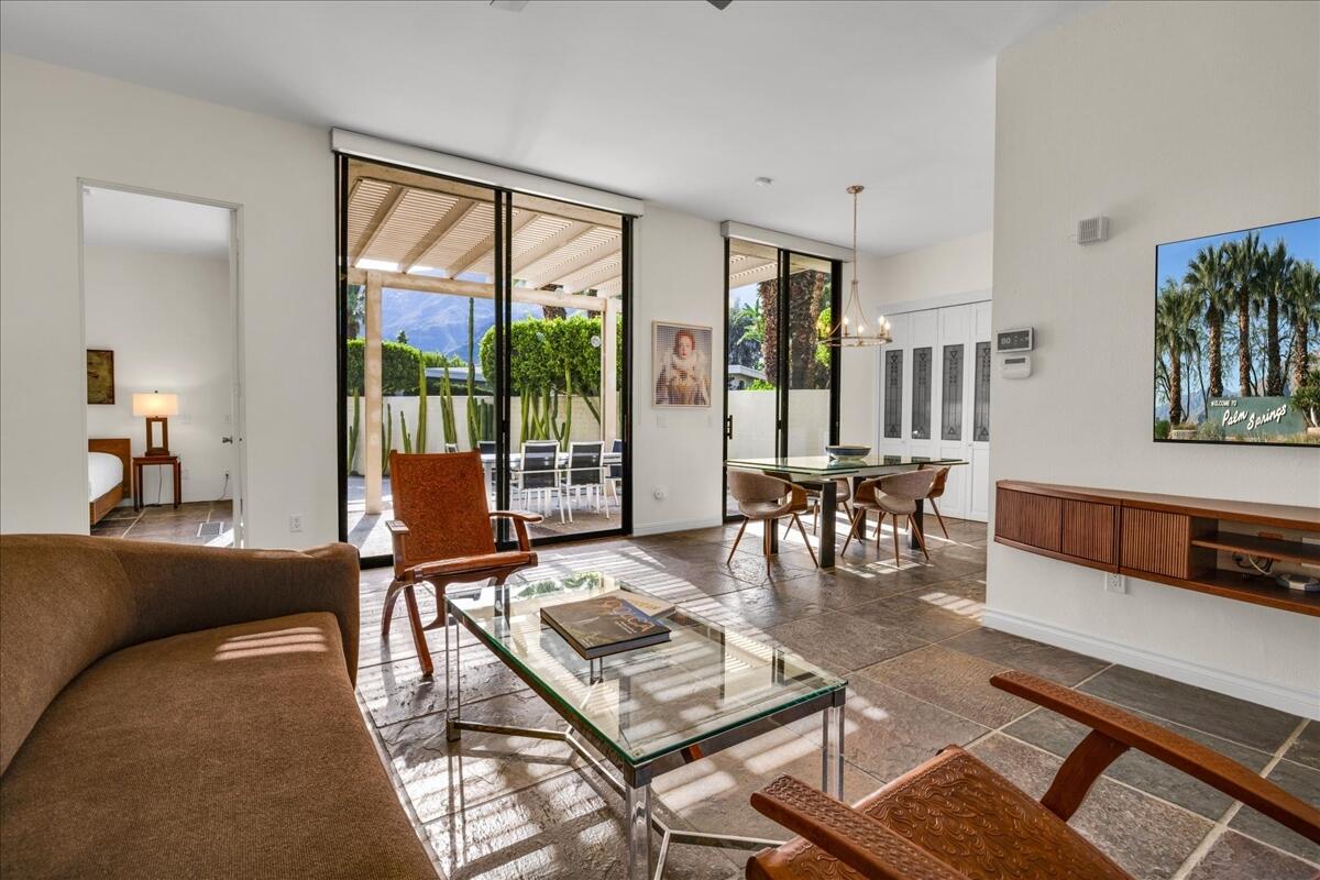 130 West Racquet Club Road, Unit 505 Palm Springs, CA 92262 - Photo 9 of 52 31-15