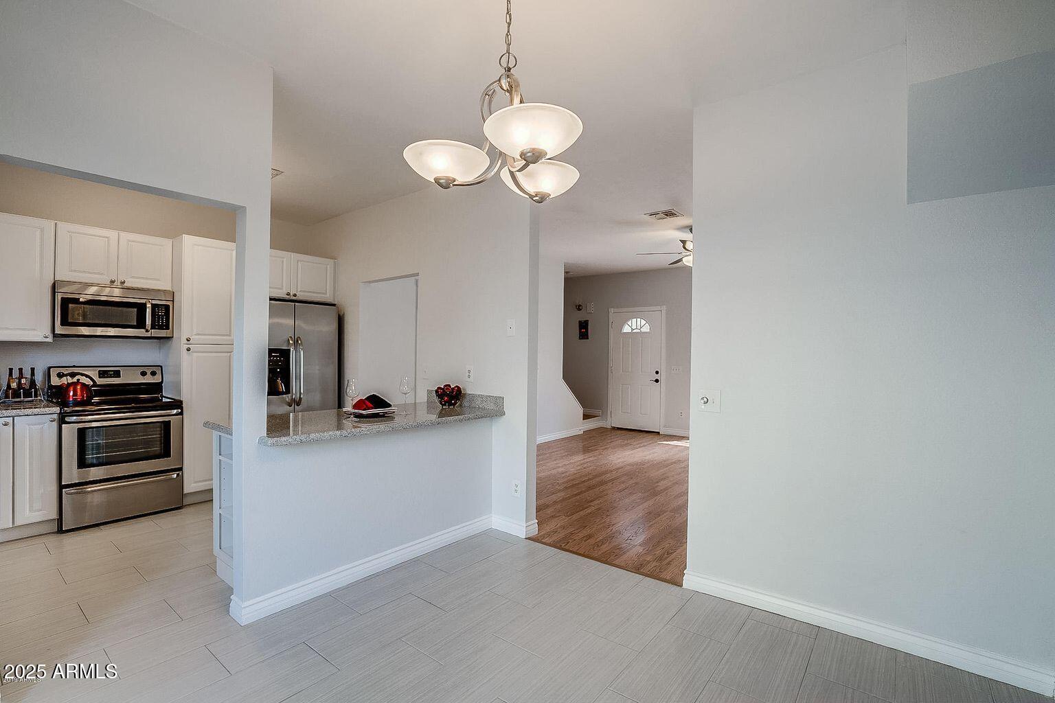 18621 North 34th Avenue, Unit 5 Phoenix, AZ 85027 - Photo 13 of 43 20190914141842354595000000-o