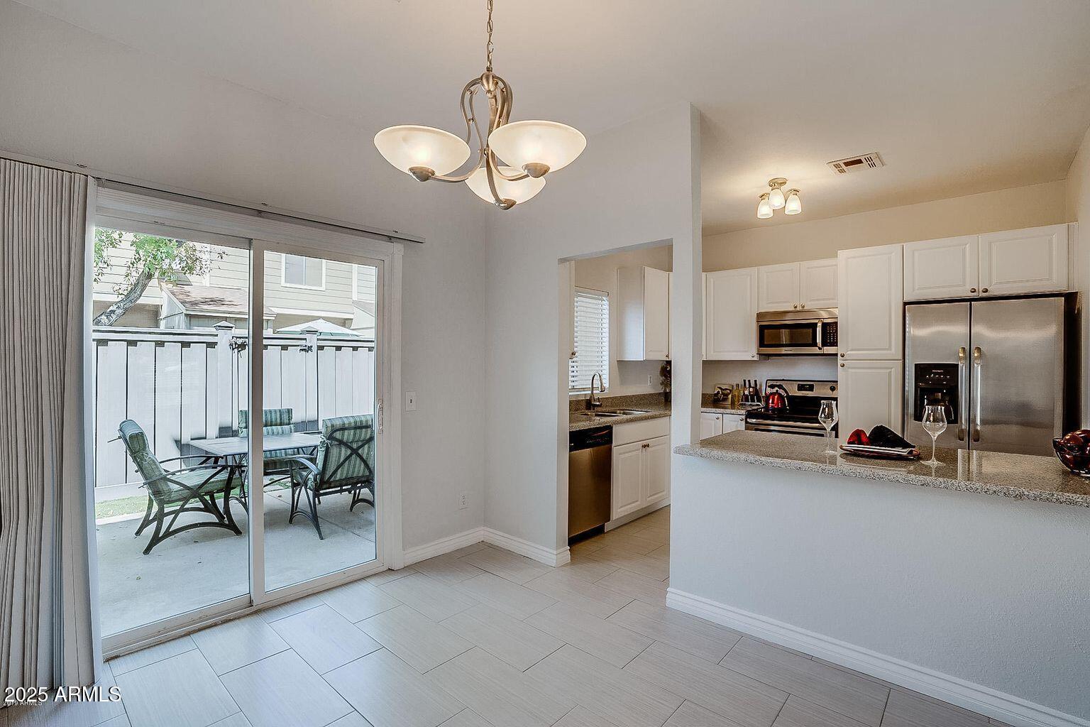 18621 North 34th Avenue, Unit 5 Phoenix, AZ 85027 - Photo 14 of 43 20190914141845351027000000-o