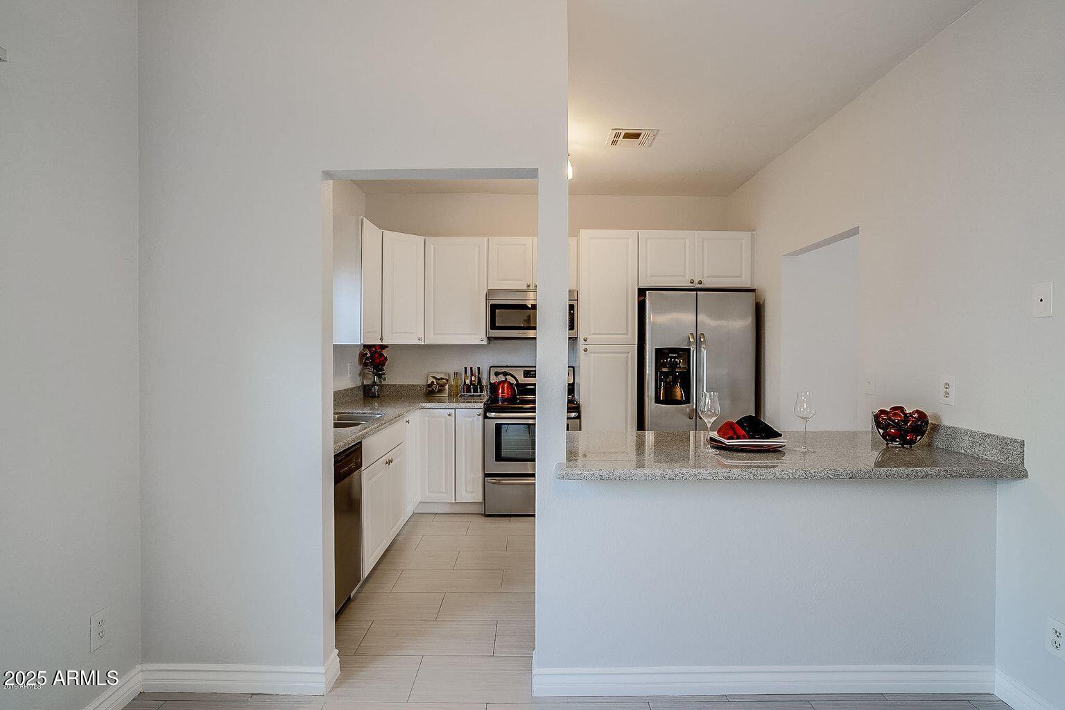 18621 North 34th Avenue, Unit 5 Phoenix, AZ 85027 - Photo 15 of 43 20190914141847688051000000-o