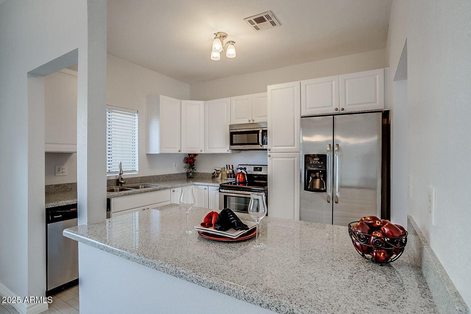 18621 North 34th Avenue, Unit 5 Phoenix, AZ 85027 - Photo 17 of 43 20190914141853153205000000-o