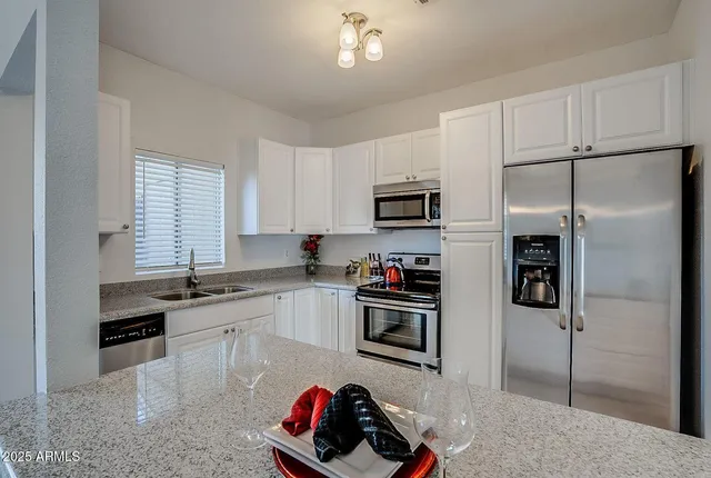 $1,625 | 18621 North 34th Avenue, Unit 5, Phoenix, AZ 85027