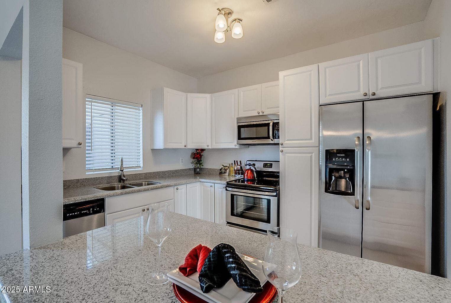 18621 North 34th Avenue, Unit 5 Phoenix, AZ 85027 - Photo 18 of 43 20190914141856034886000000-o