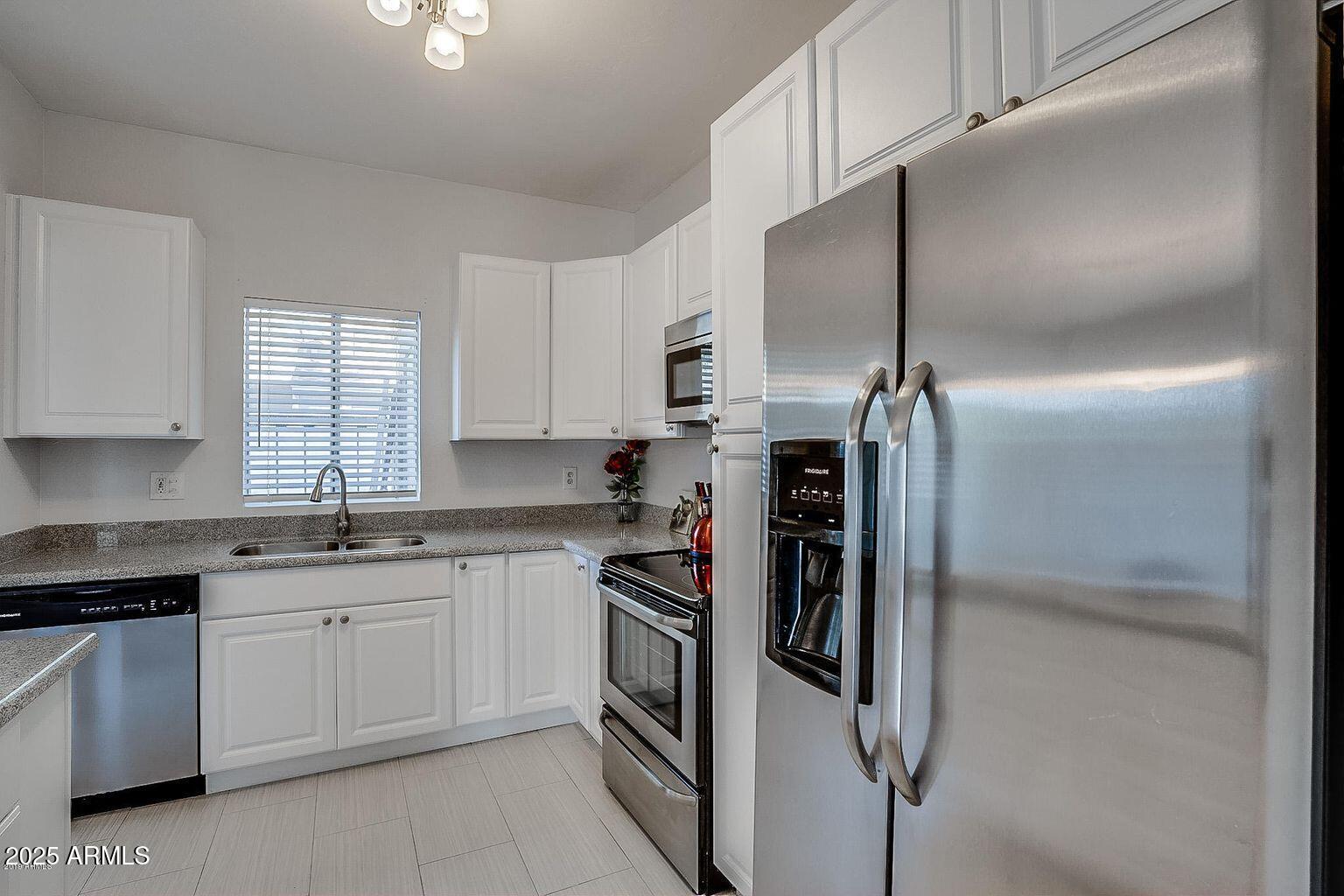 18621 North 34th Avenue, Unit 5 Phoenix, AZ 85027 - Photo 20 of 43 20190914141902319006000000-o