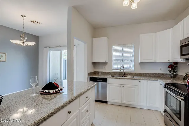 $1,625 | 18621 North 34th Avenue, Unit 5, Phoenix, AZ 85027