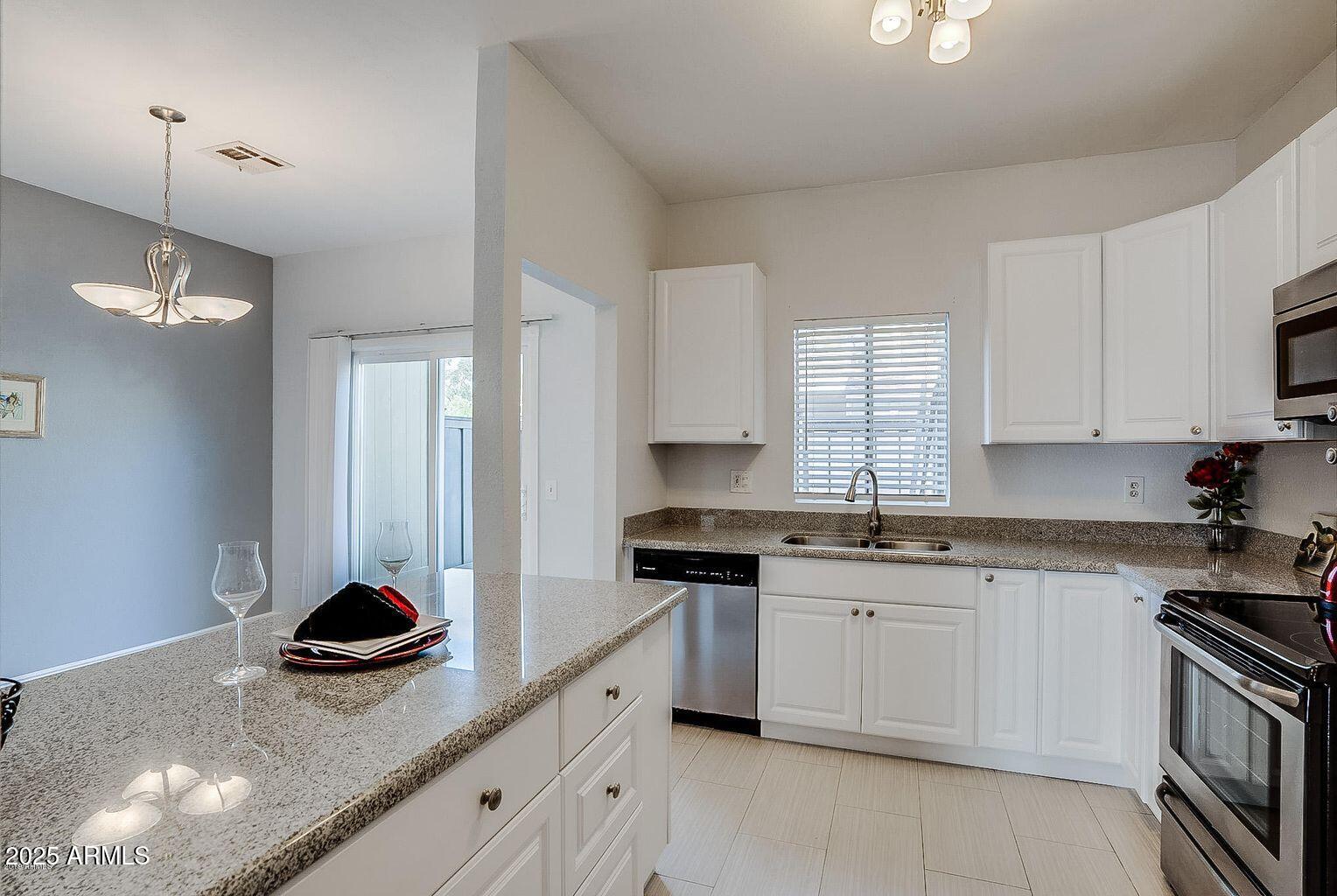 18621 North 34th Avenue, Unit 5 Phoenix, AZ 85027 - Photo 21 of 43 20190914141904801202000000-o