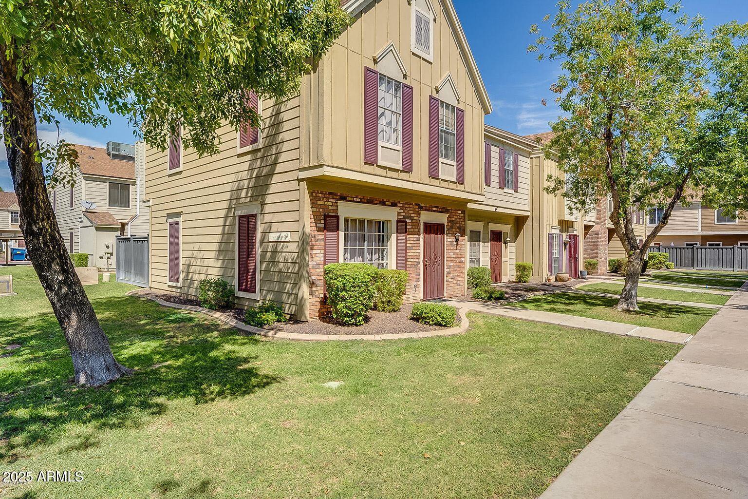 18621 North 34th Avenue, Unit 5 Phoenix, AZ 85027 - Photo 3 of 43 20190914141811329371000000-o