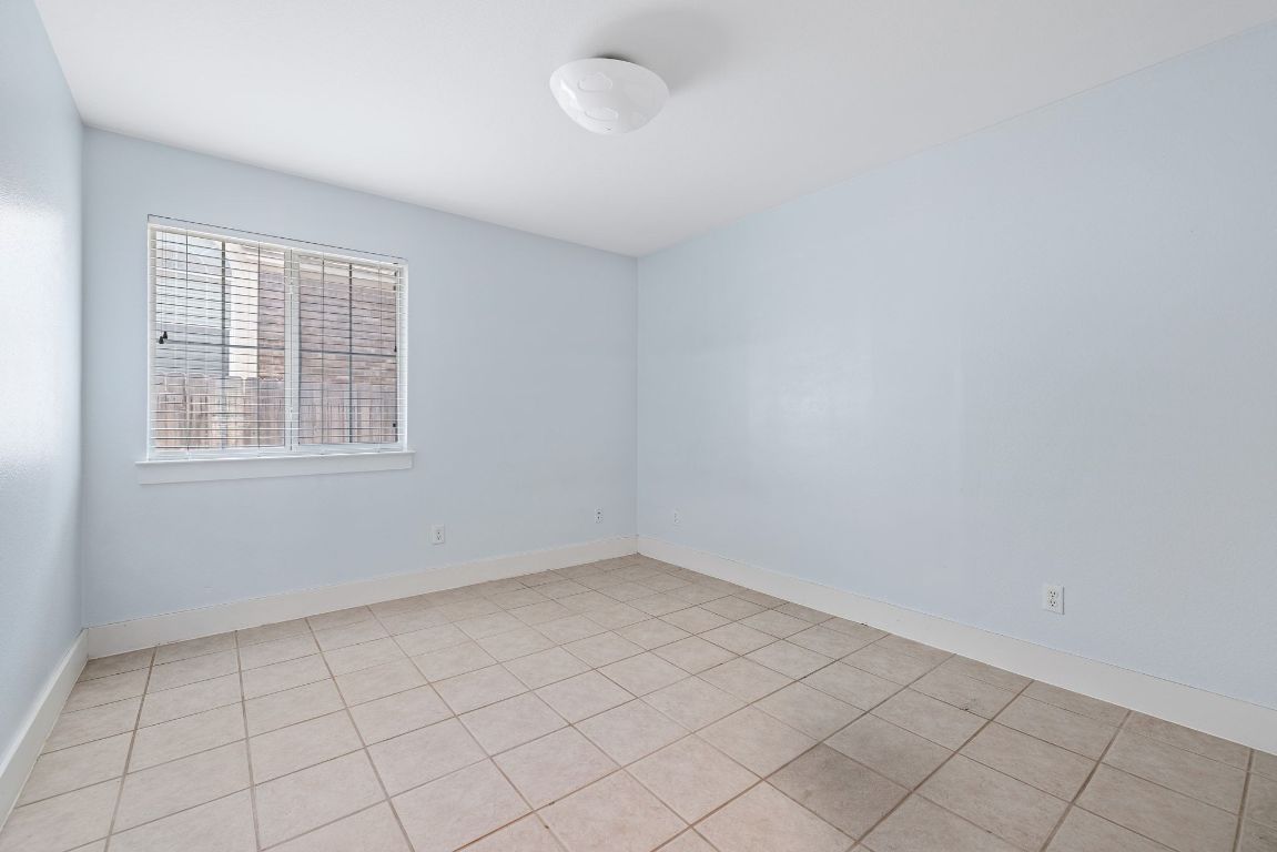 9324 Muskberry Cove Austin, TX 78717 - Photo 19 of 26 an empty room with windows