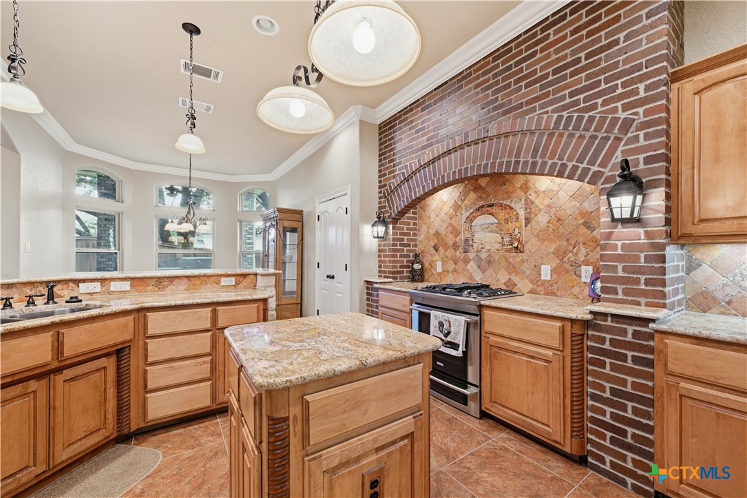8006 Ridgeway Court Nolanville, TX 76559 - Photo 8 of 43 Kitchen