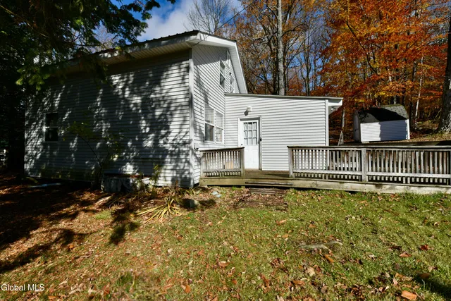 $100,000 | 4 Delavan Avenue, Greenfield, NY 12850