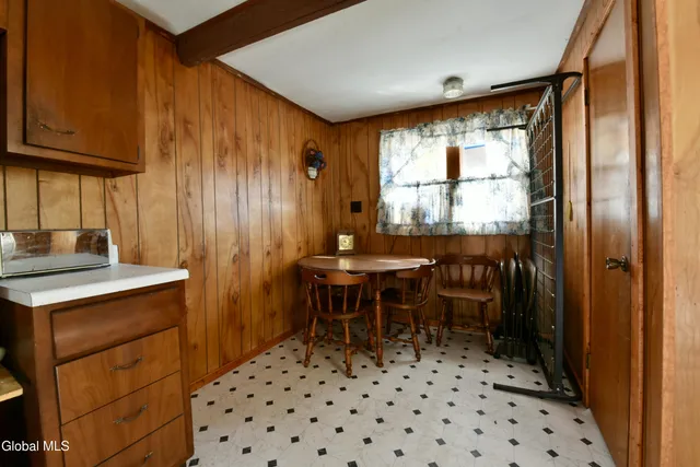 $100,000 | 4 Delavan Avenue, Greenfield, NY 12850