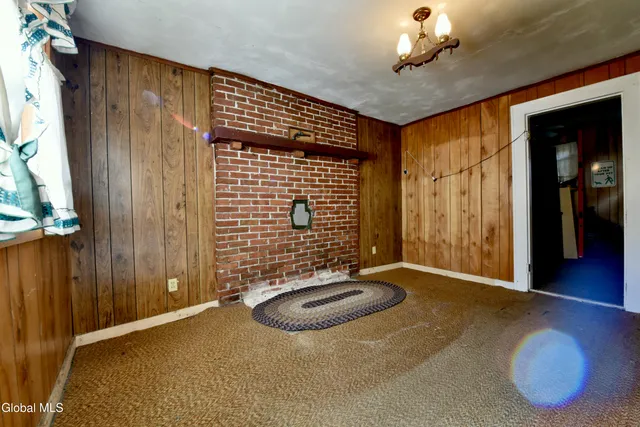 $100,000 | 4 Delavan Avenue, Greenfield, NY 12850