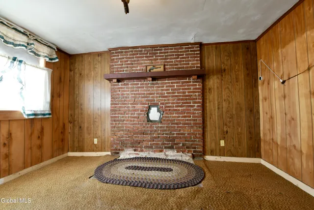 $100,000 | 4 Delavan Avenue, Greenfield, NY 12850