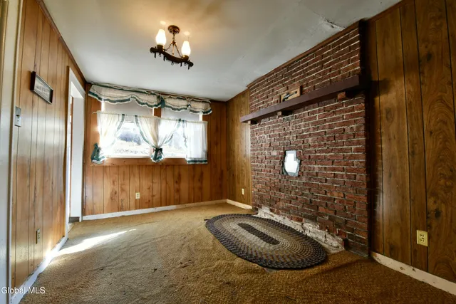 $100,000 | 4 Delavan Avenue, Greenfield, NY 12850