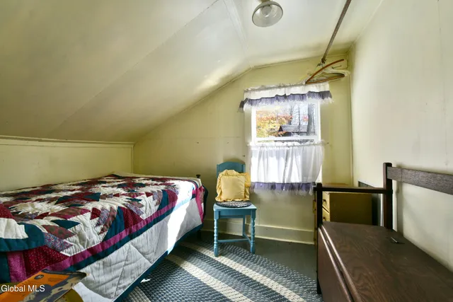 $100,000 | 4 Delavan Avenue, Greenfield, NY 12850