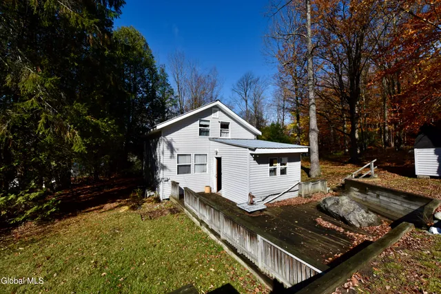 $100,000 | 4 Delavan Avenue, Greenfield, NY 12850