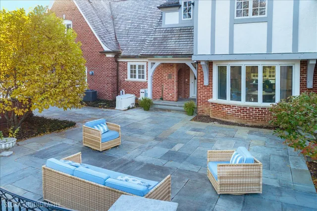 $2,650,000 | 361 Ridge Road, Barrington Hills, IL 60010