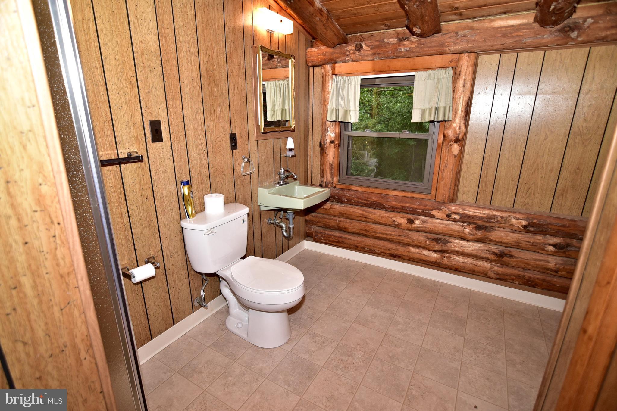 8281 Blossom Point Road Welcome, MD 20693 - Photo 23 of 29 Upper level hall bath